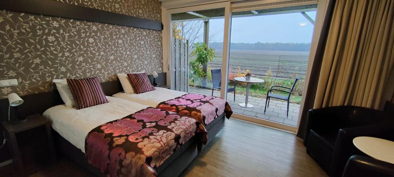 B&B Hotel De Vrije Vogel Elsloo  エクステリア 写真