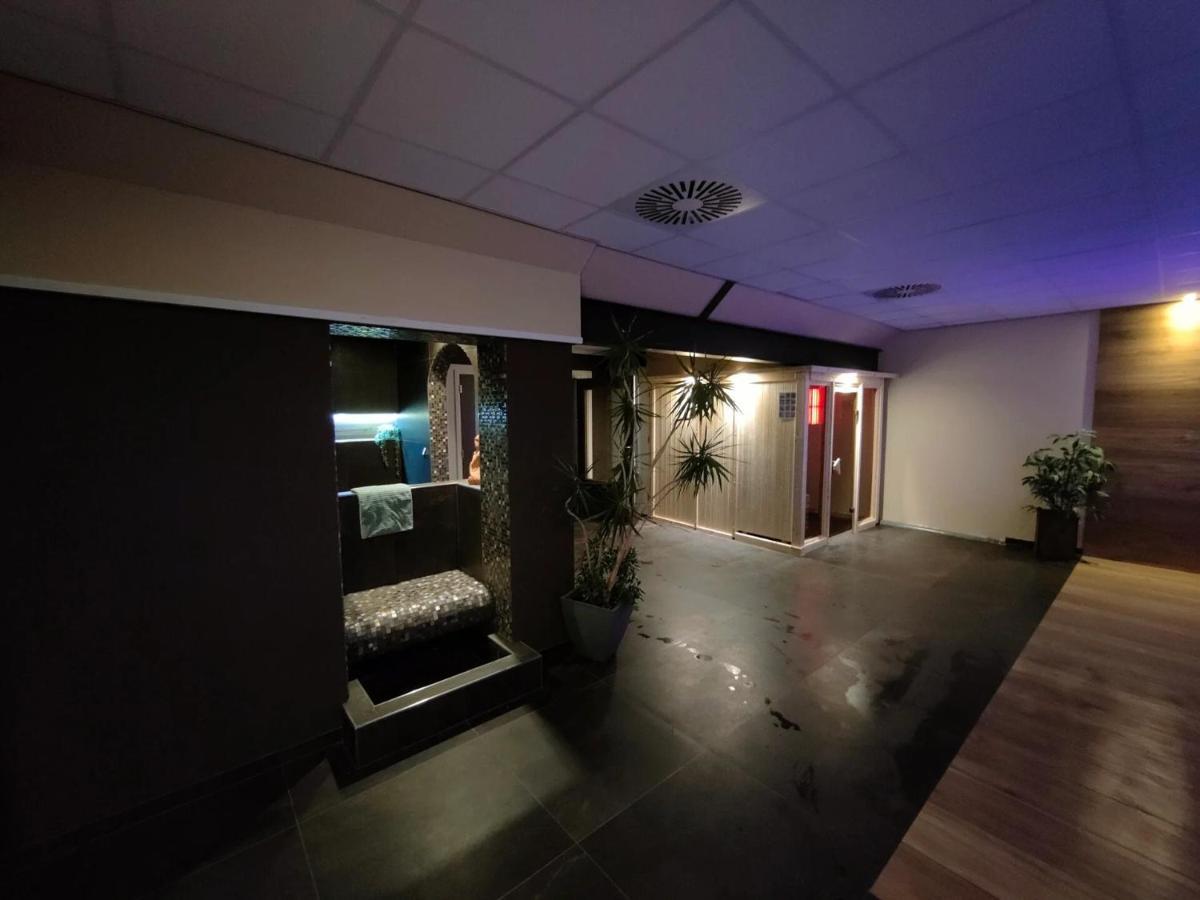 B&B Hotel De Vrije Vogel Elsloo  エクステリア 写真
