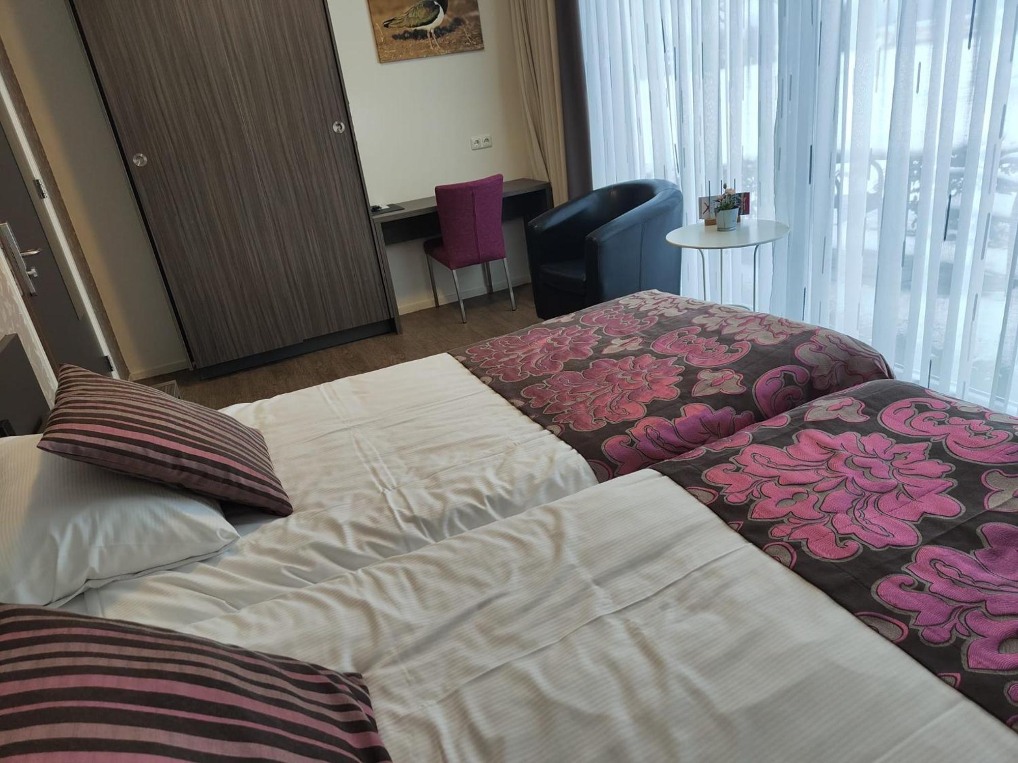 B&B Hotel De Vrije Vogel Elsloo  エクステリア 写真