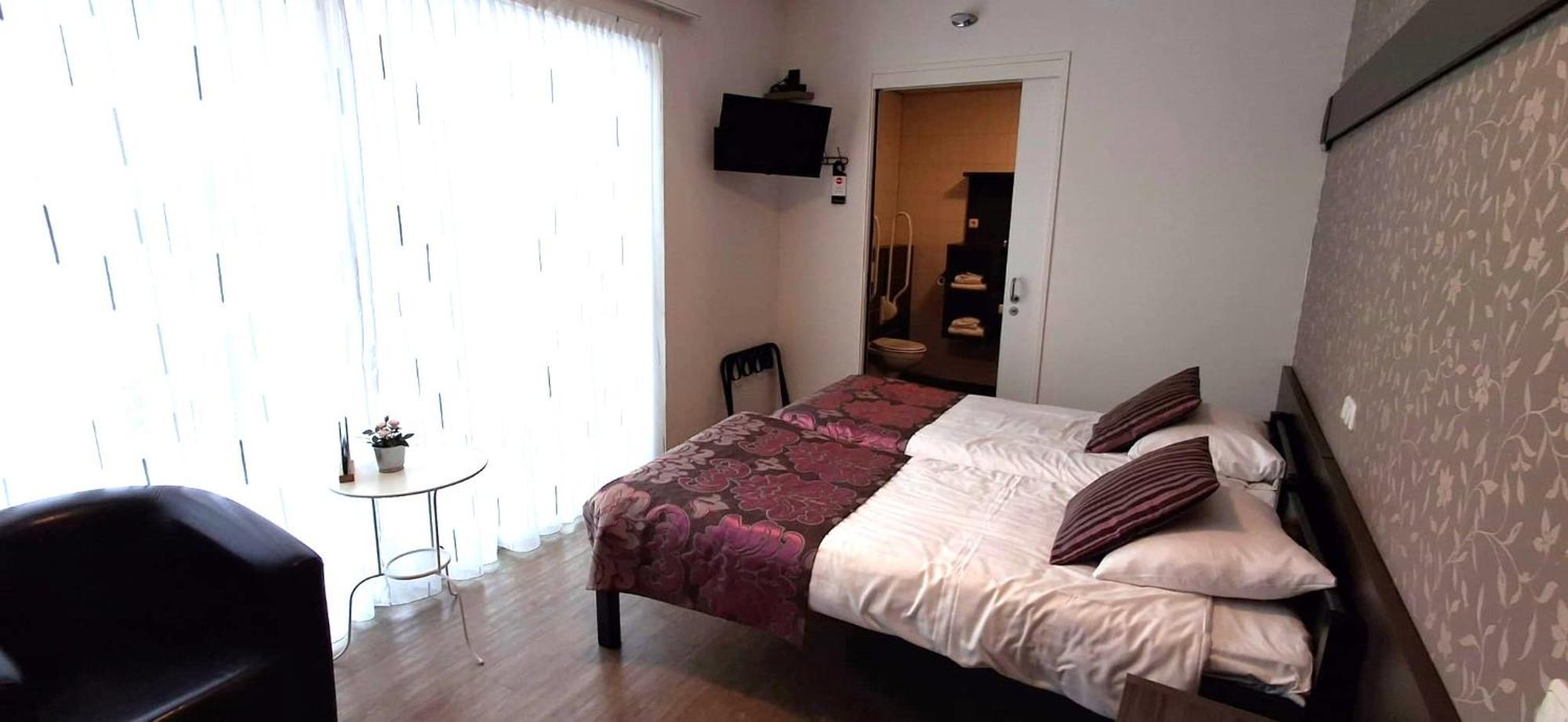 B&B Hotel De Vrije Vogel Elsloo  エクステリア 写真
