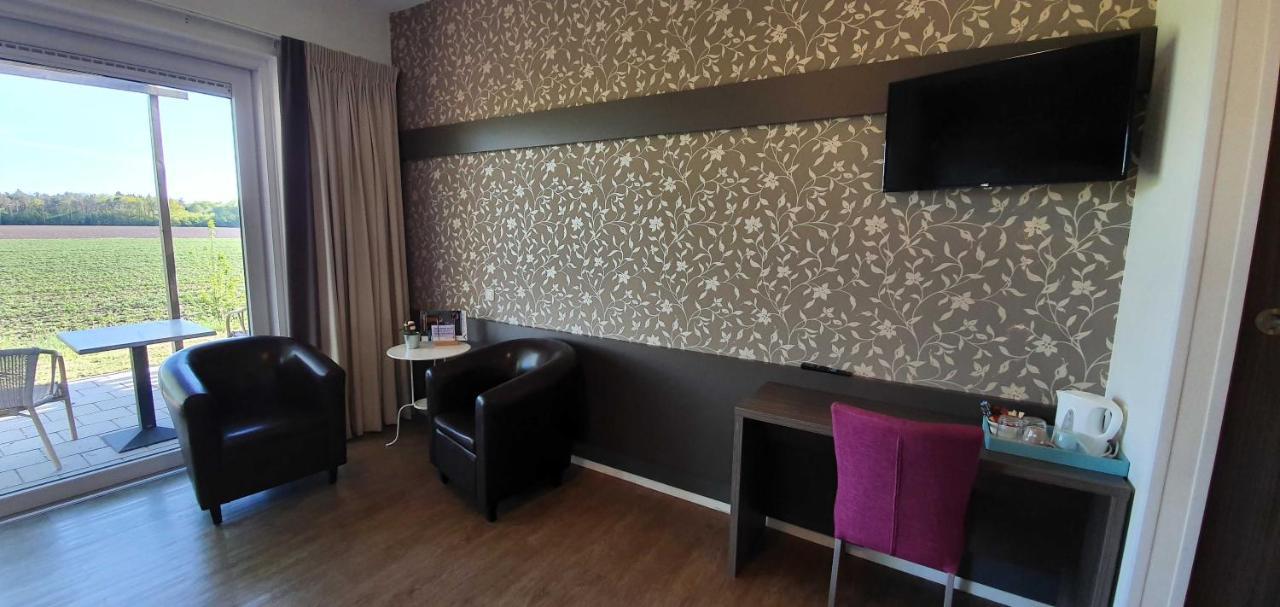B&B Hotel De Vrije Vogel Elsloo  エクステリア 写真
